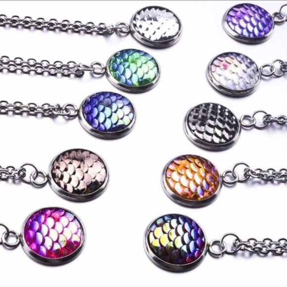 10/$25🦋 Swanky Coconut Blue Mermaid Necklace - Picture 2 of 7